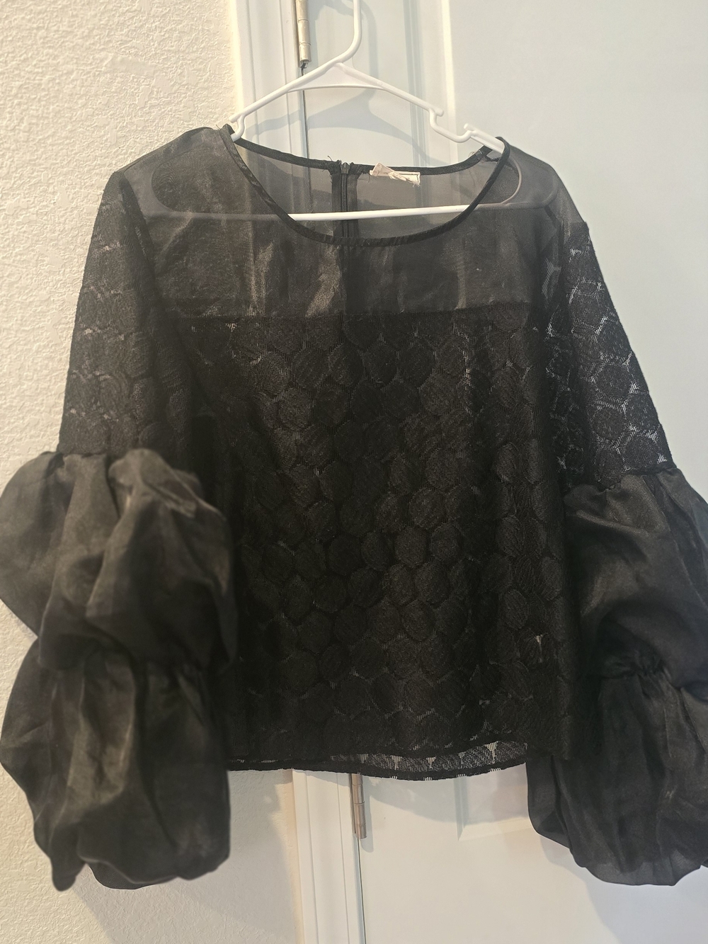 Black Lace Balloon-Sleeve Women's Blouse